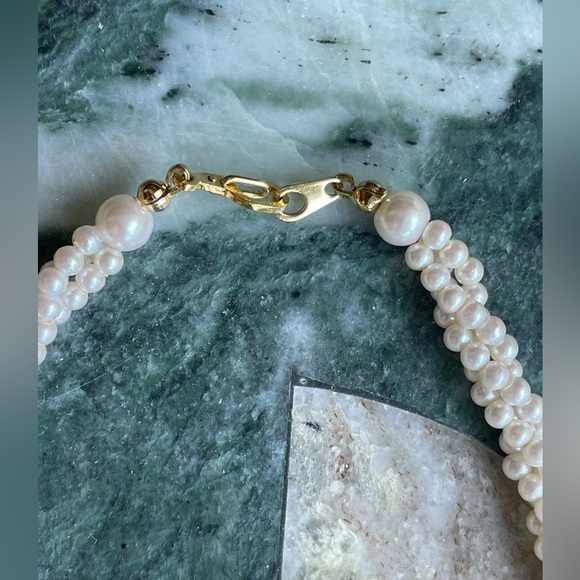 Vintage Twisted Faux Pearl Choker Unmarked Sweet and Delicate - Picture 3 of 4